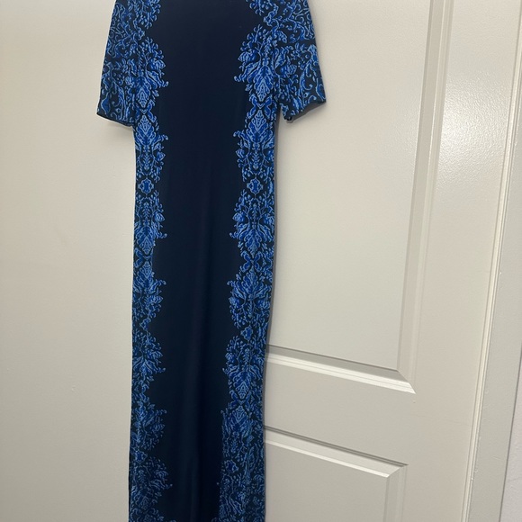 St. John gown - Picture 3 of 4